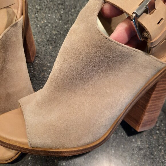 Marc Fisher MLVashi Ankle Strap Sandals in Beige, Size 8M - Picture 3 of 13